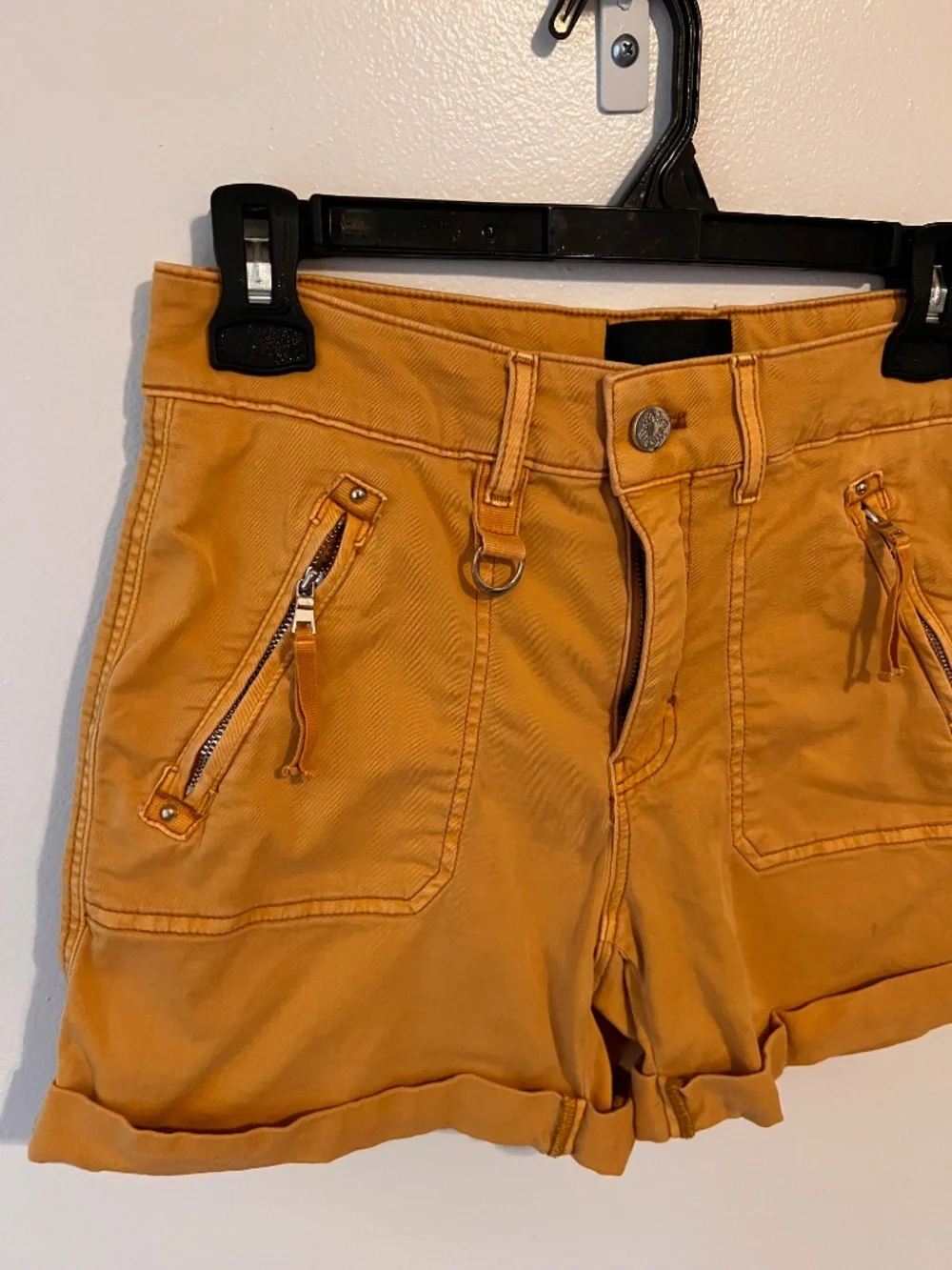 White House Black Market 4 ½” mid rise shorts - Yellow - Size 4